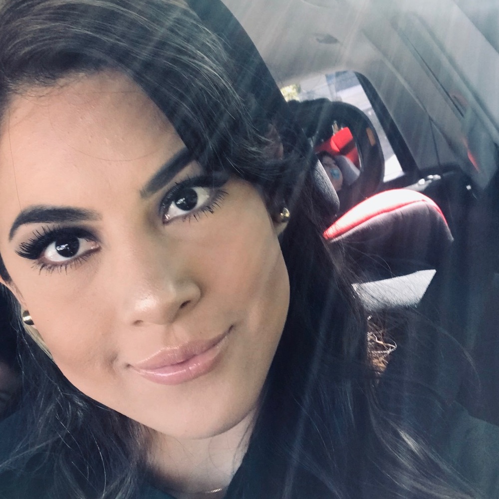 Meet your Posher, Valeria